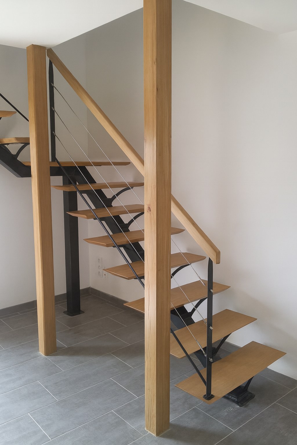 Escalier sur structure métallique