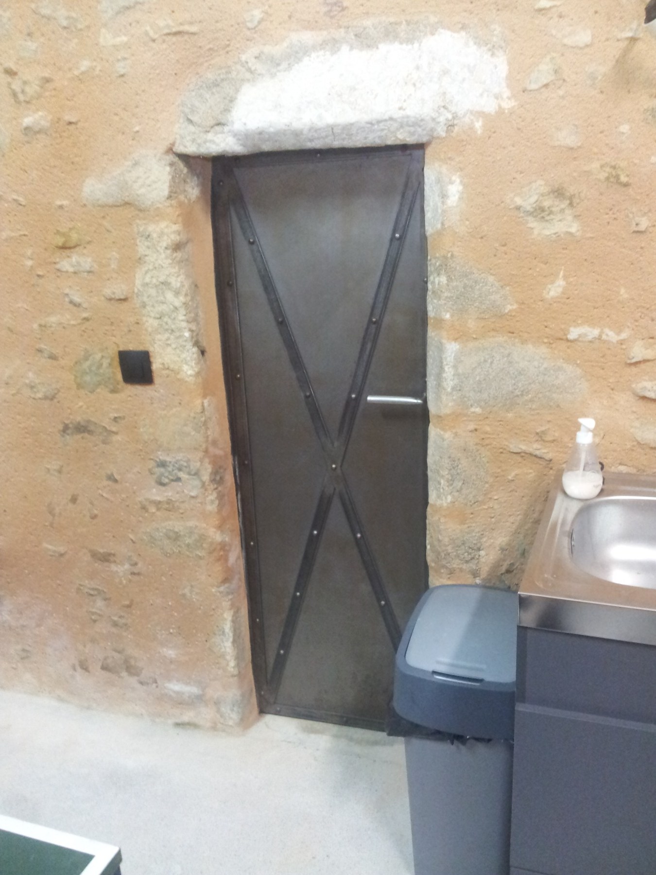 Porte métallique
